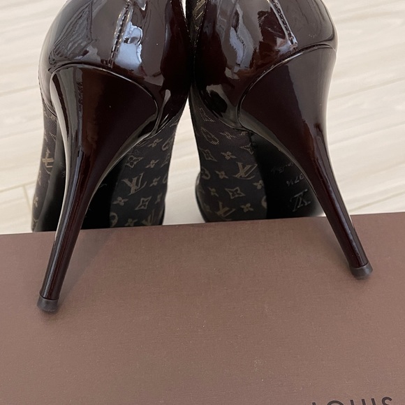Authentic Louis Vuitton 37.5 brown monogram heels - Picture 7 of 12